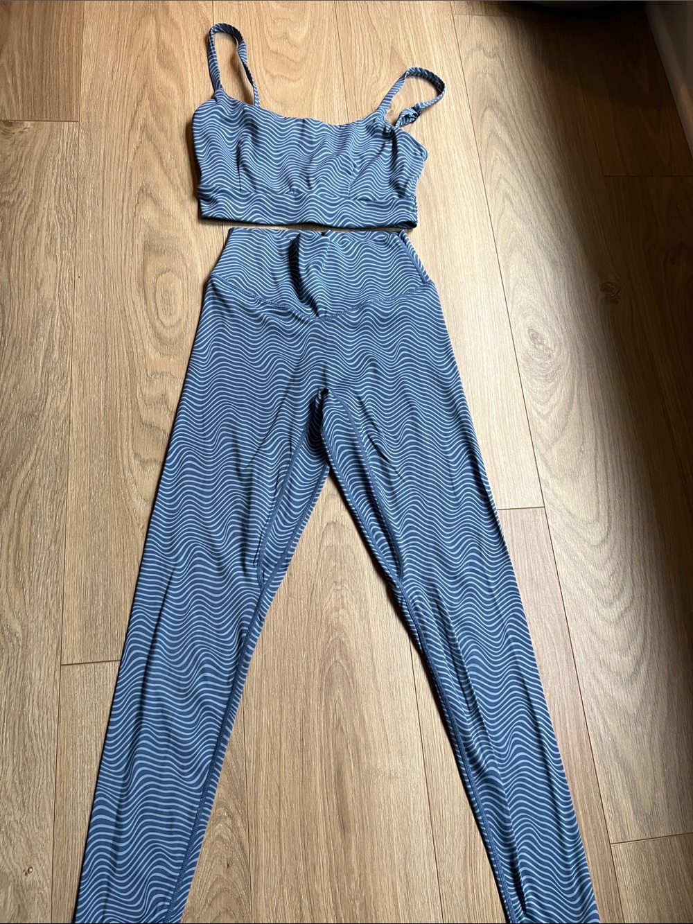 Wave-Print High-Waist Leggings and Crop Top Set - Blue